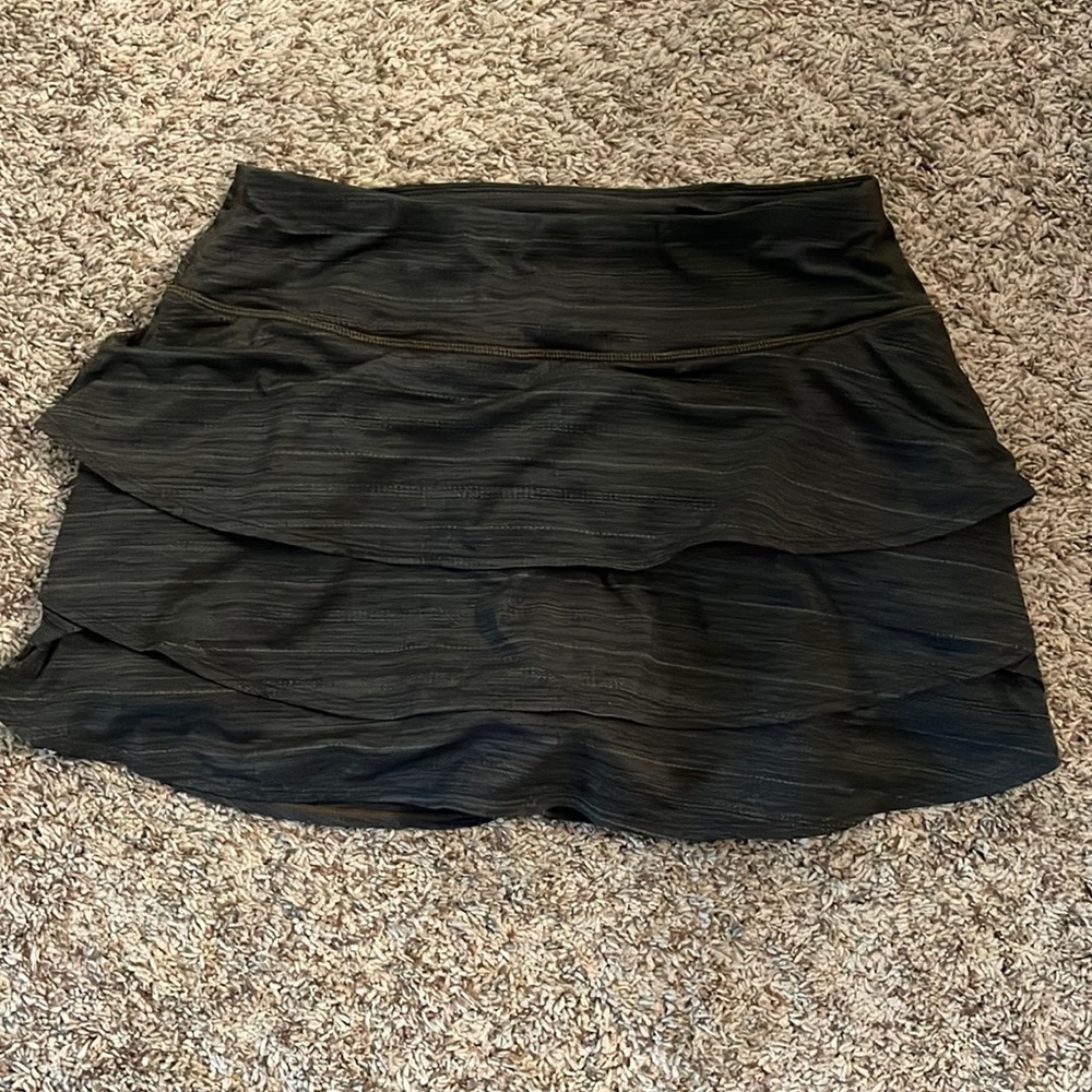 Athleta tennis skirt. Heather gray. Size m